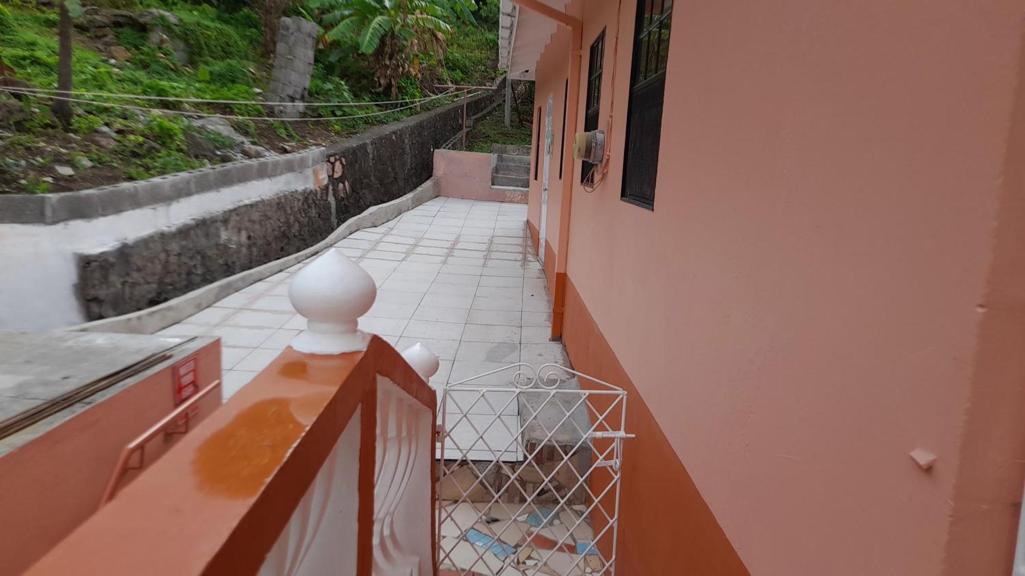Angie'S Cove, Modern Get-Away Overlooking Κάστρις Εξωτερικό φωτογραφία